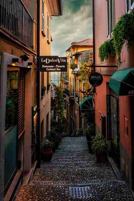 异次元描摹!抖音成人版边界探测（多角度透视）